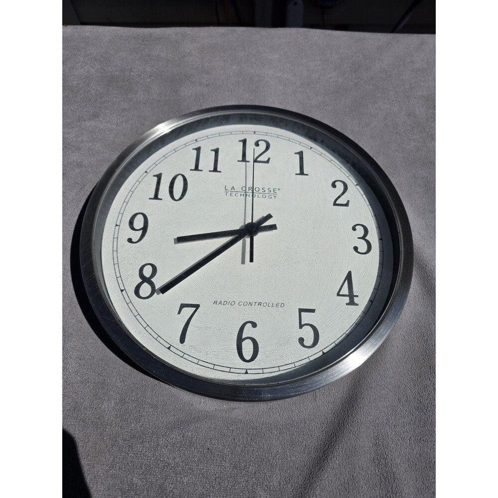 WT-3126 La Crosse Technology 12" Atomic Analog Wall Clock Radio  Contred Silver